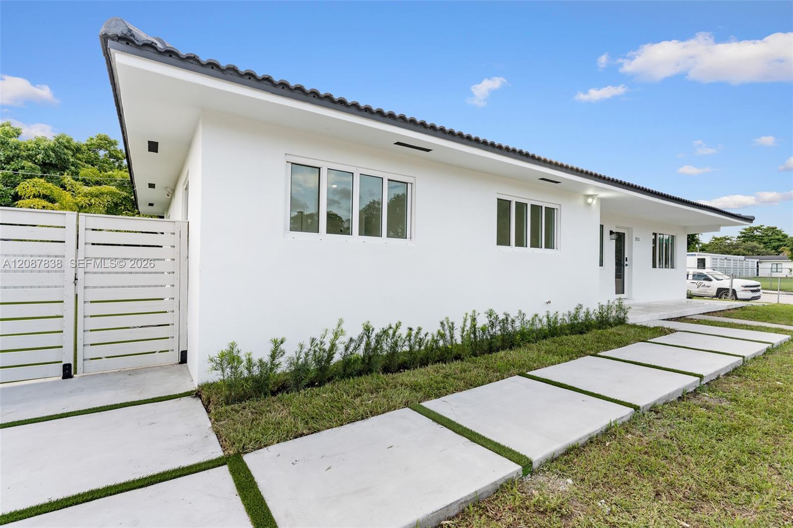 3900 SW 67th Ave, Miami FL 33155 photo 2