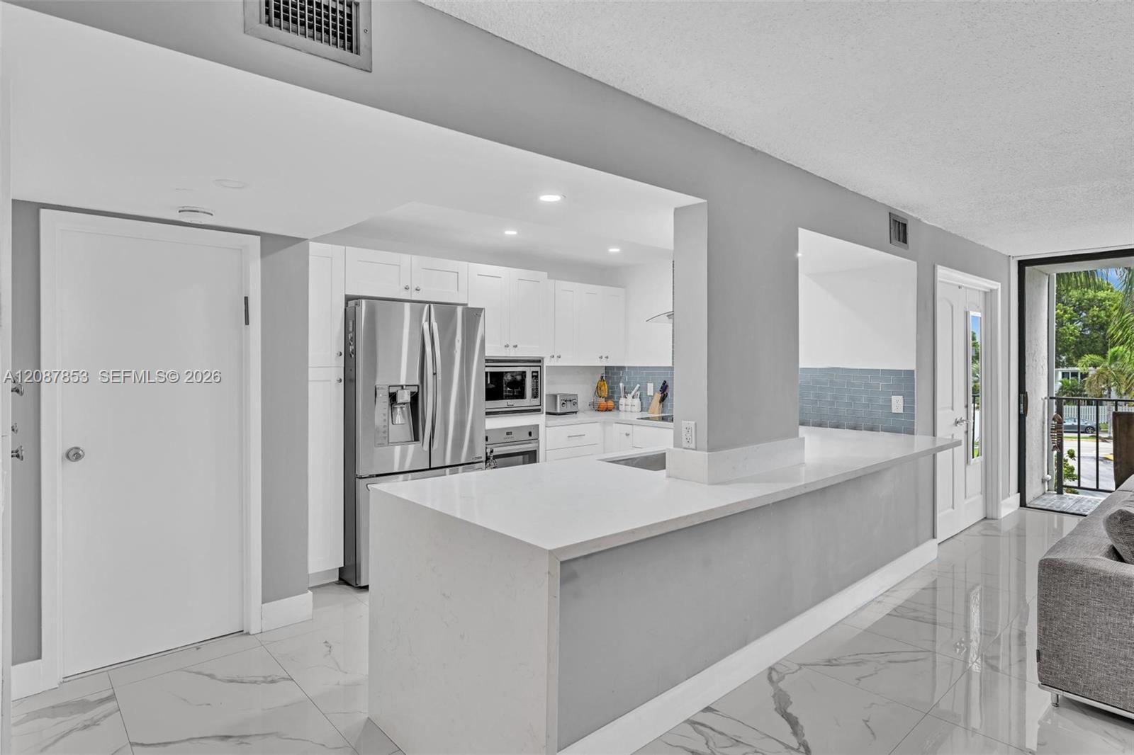 1000 Parkview Dr # 329, Hallandale Beach FL 33009