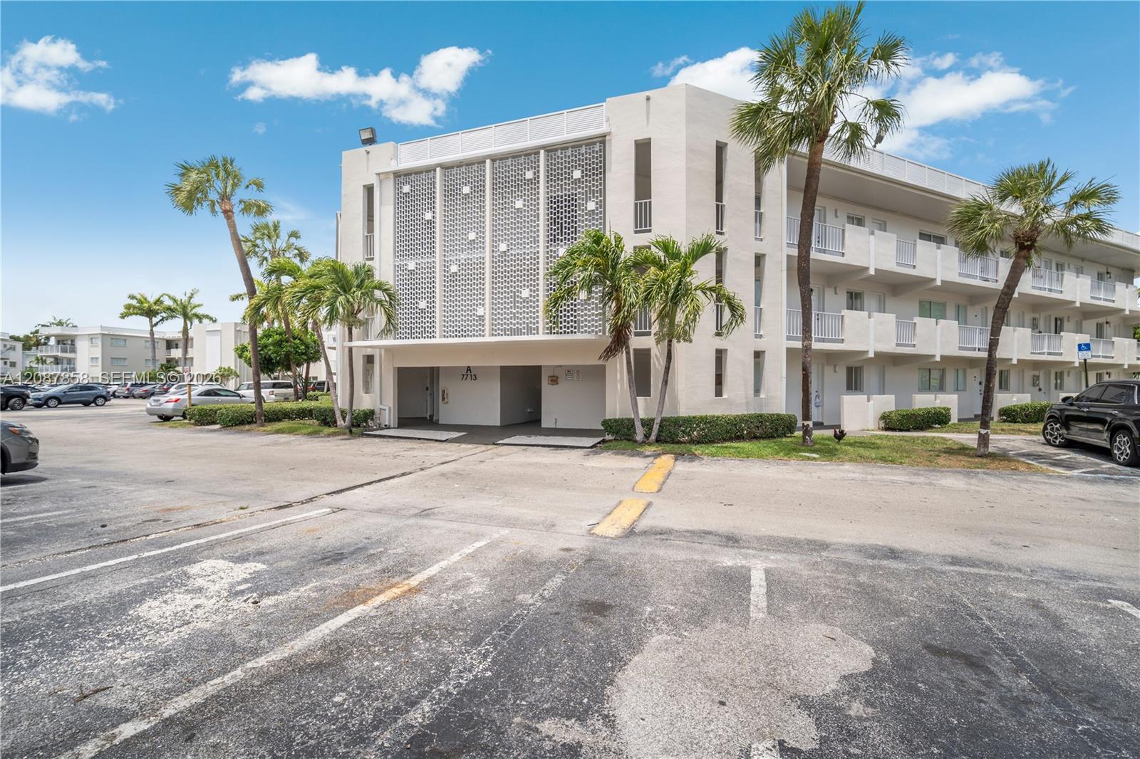 Miami, FL 33156 photo 2