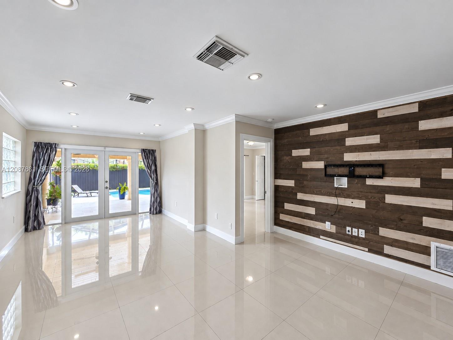 15524 SW 35th Ter, Miami FL 33185 photo 4