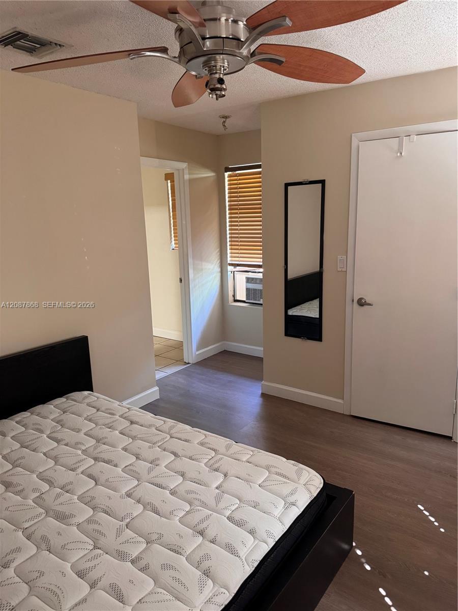 9900 W Calusa Club Dr # 1, Miami FL 33186 photo 4