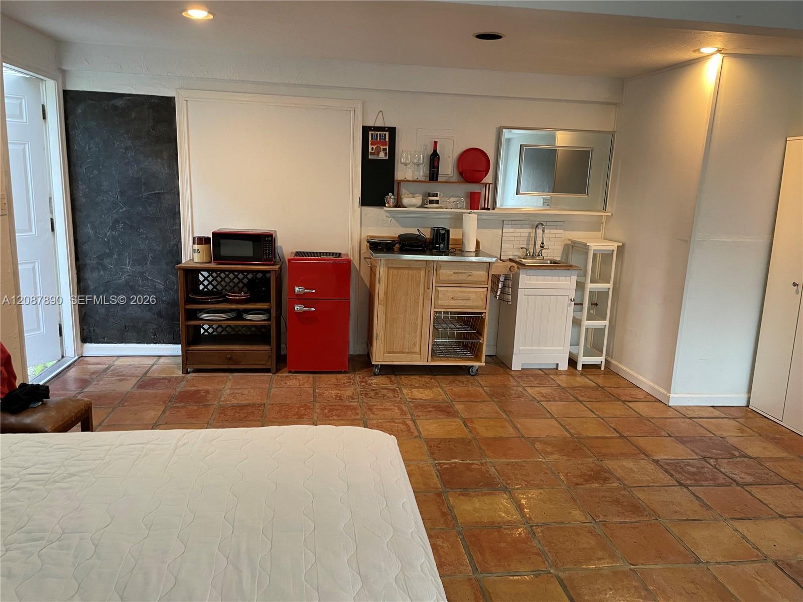 208 NE 22 nd Ave, Pompano Beach FL 33062 photo 4