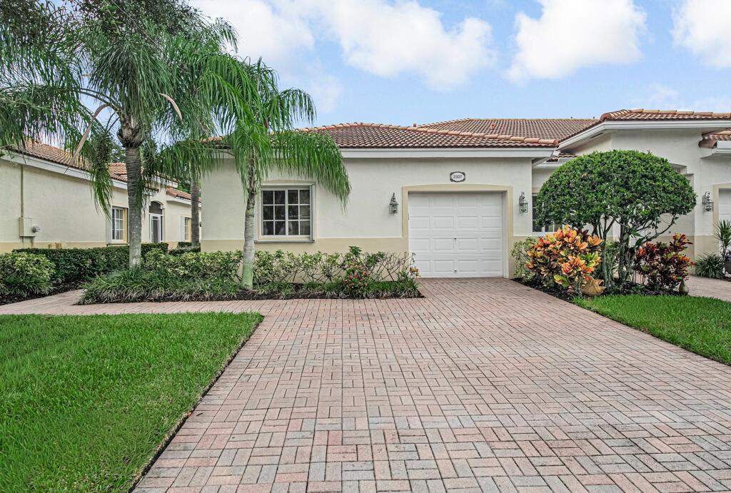 2327 WINDJAMMER Way, West Palm Beach FL 33411 photo 2