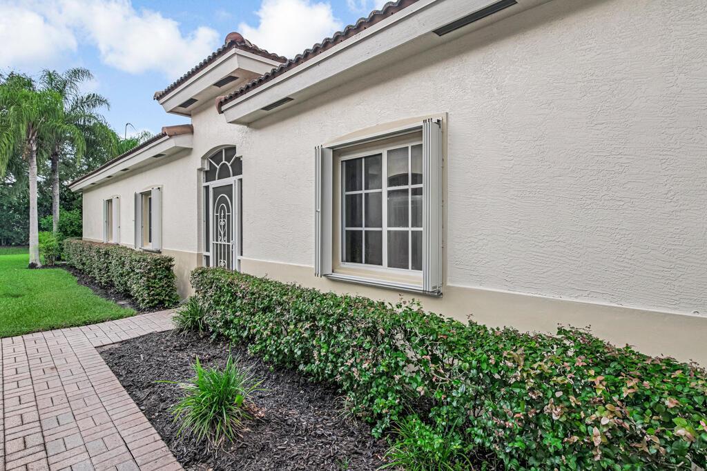 2327 WINDJAMMER Way, West Palm Beach FL 33411 photo 5