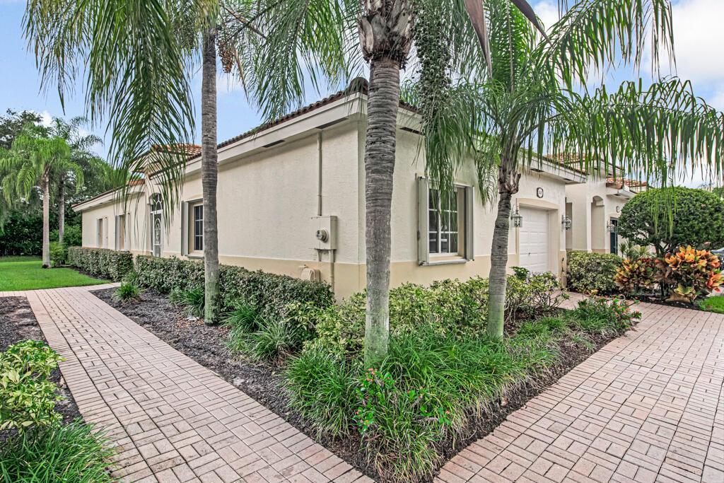 2327 WINDJAMMER Way, West Palm Beach FL 33411 photo 4