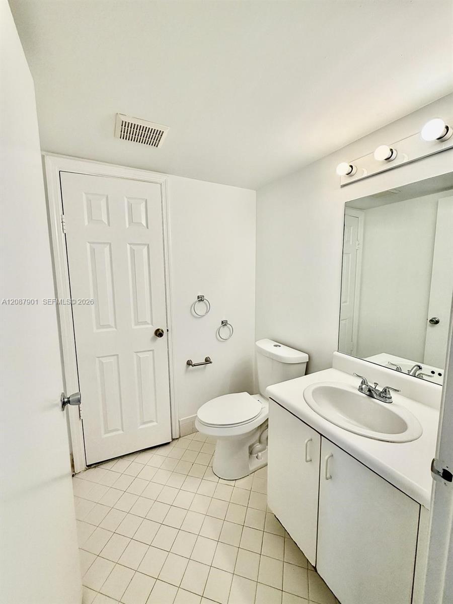 1650 SW 124th Ter # 204D, Pembroke Pines FL 33027 photo 4