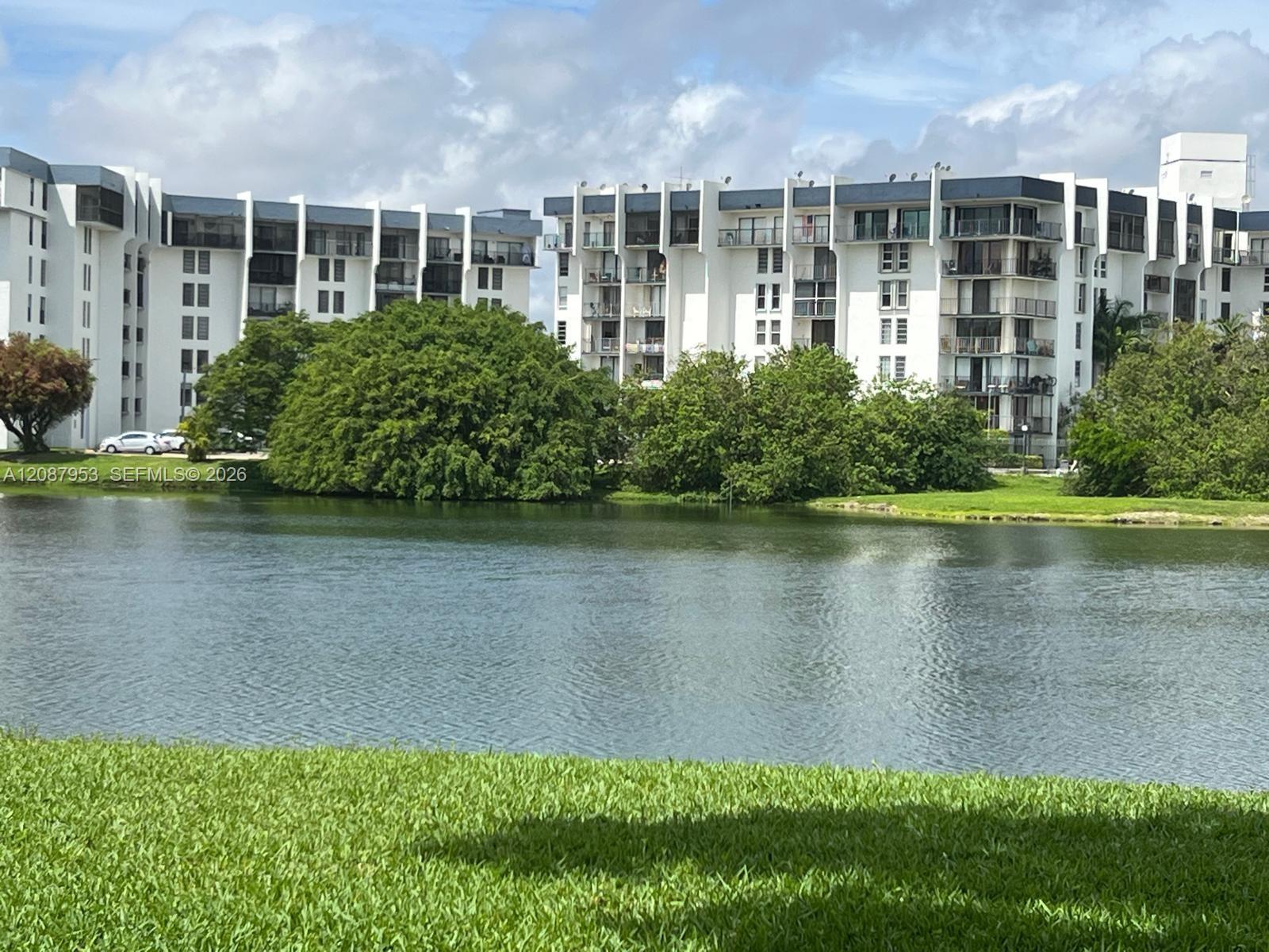 9682 Fontainebleau Blvd # 207, Miami FL 33172
