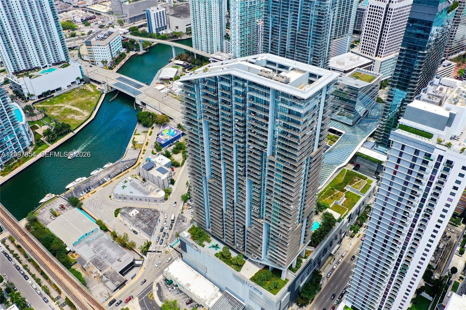 88 SW 7th St # 904, Miami FL 33130
