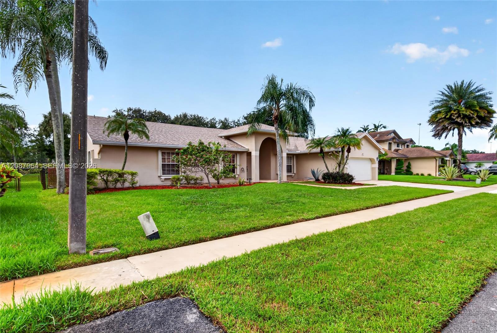 19960 NW 2nd St, Pembroke Pines FL 33029 photo 4