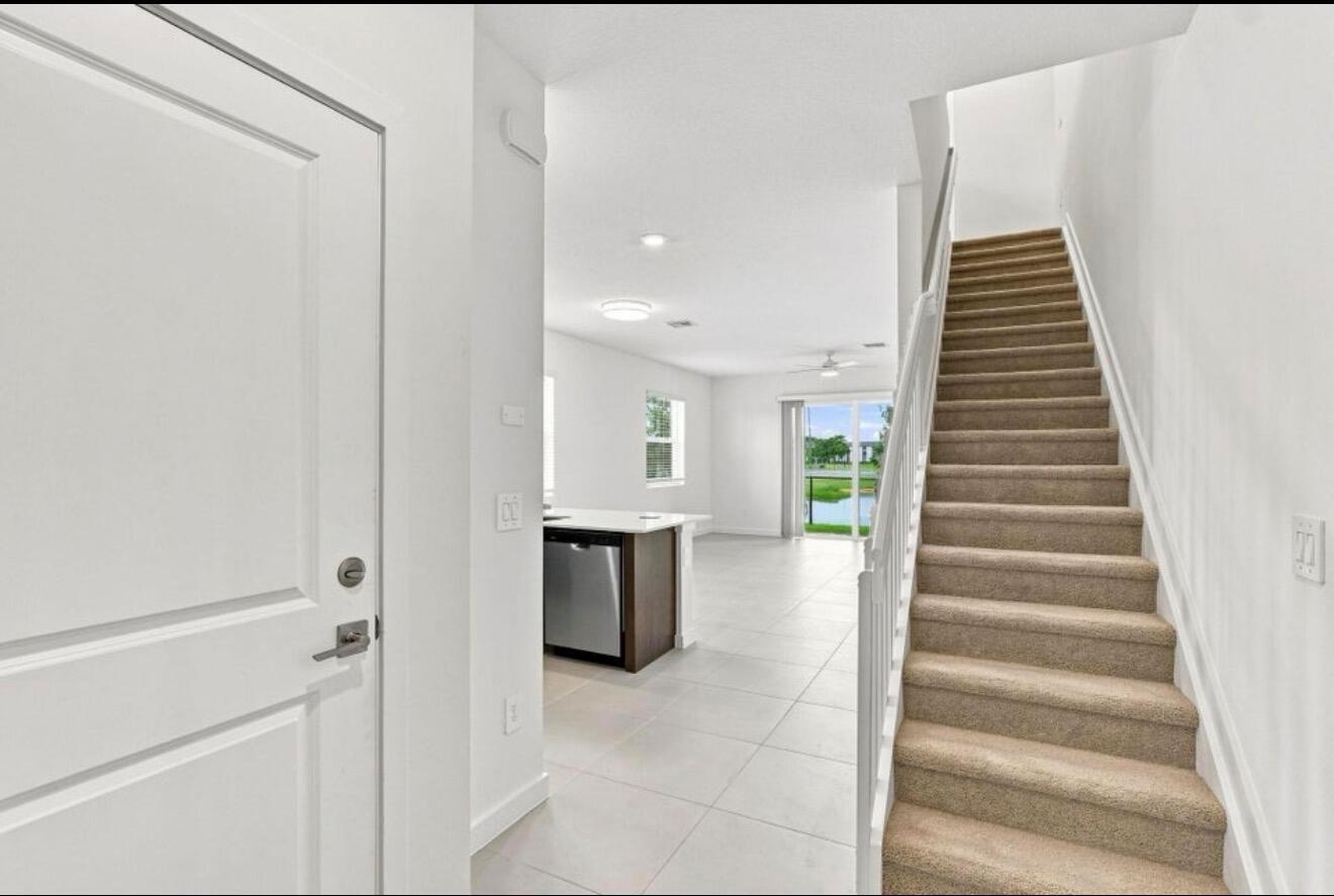 151 LAKESIDE LANDING COURT, Royal Palm Beach FL 33411 photo 3