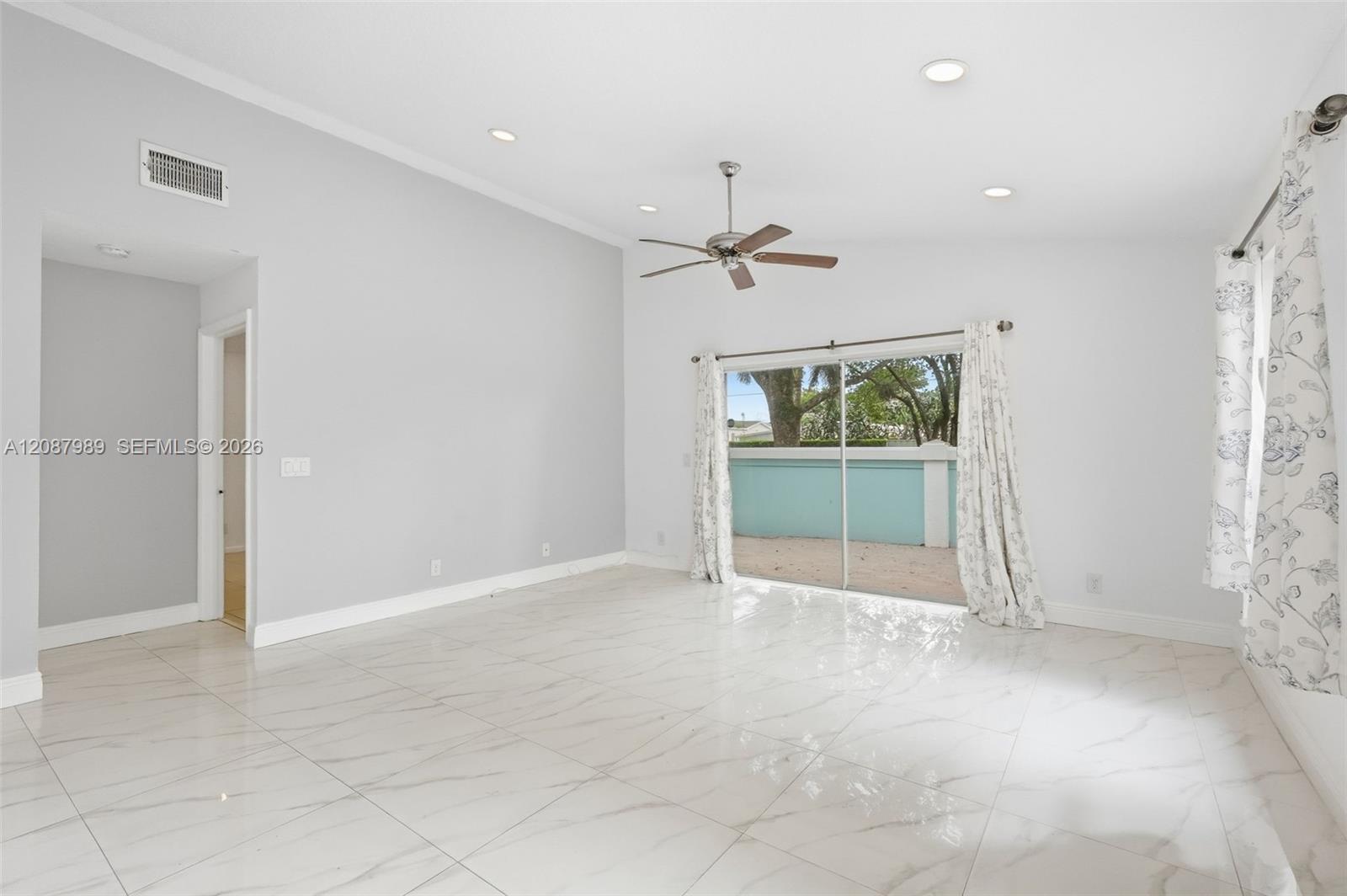6620 Fern St, Margate FL 33063 photo 2