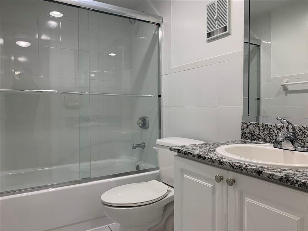 19455 NE 10 Avenue # 121, North Miami Beach FL 33179 photo 2