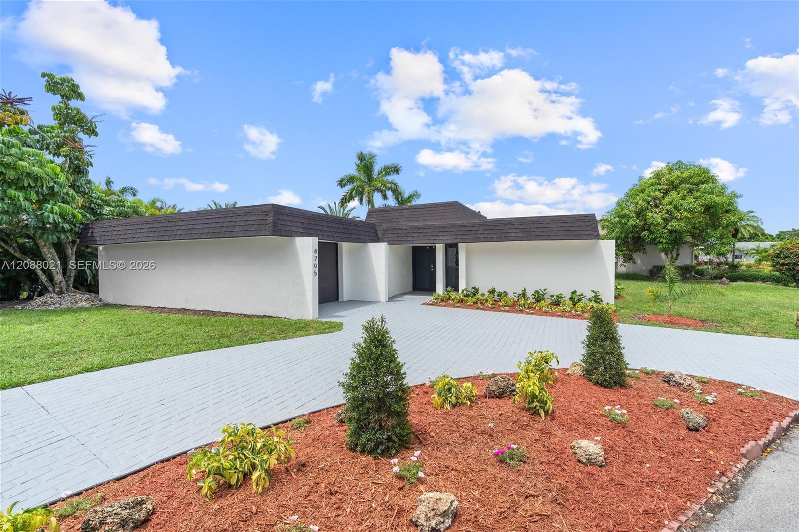 4705 Bayberry Ln, Tamarac FL 33319