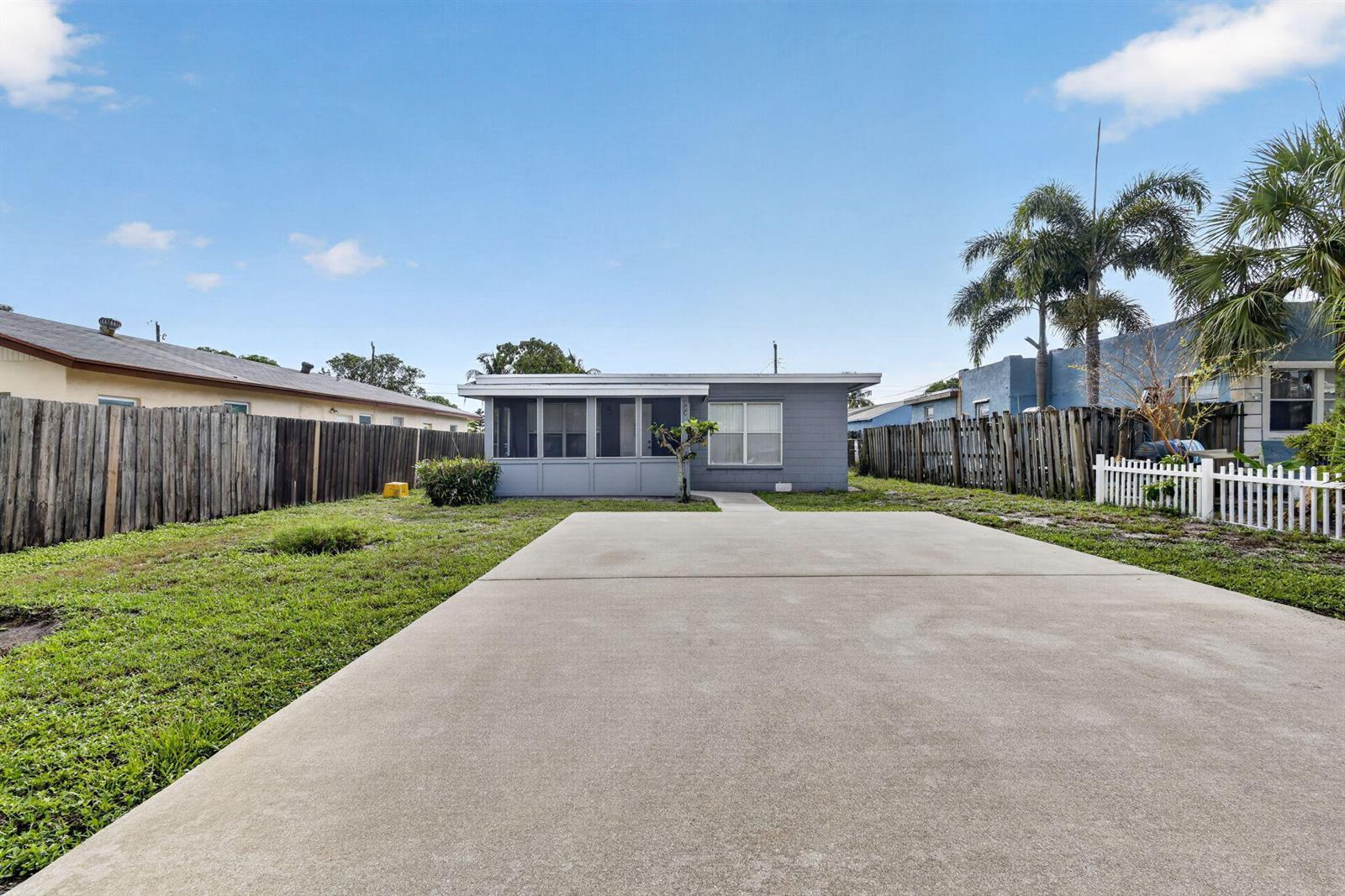 323 NW 4TH Avenue, Delray Beach FL 33444 photo 3