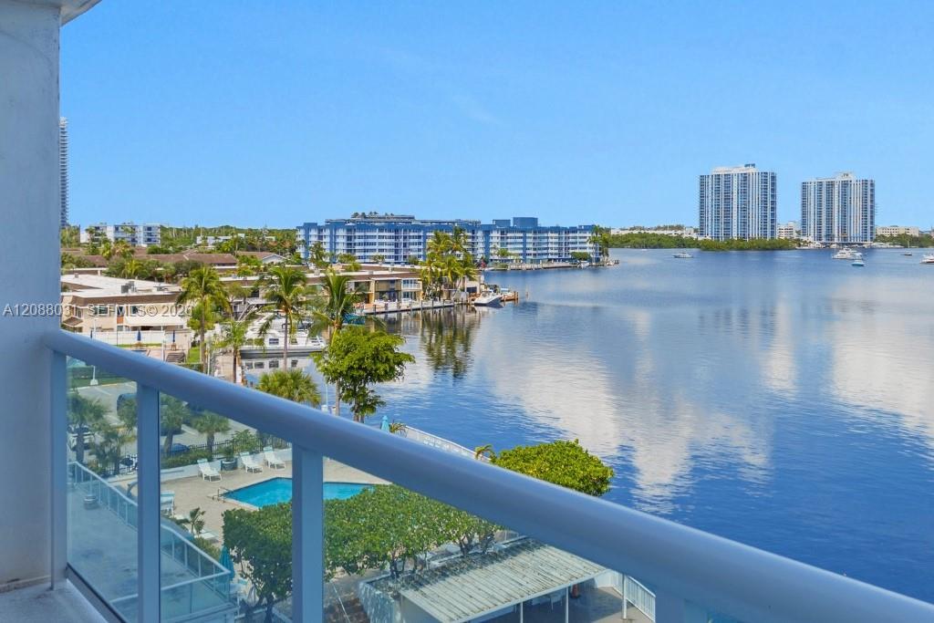2841 NE 163rd St # 607, North Miami Beach FL 33160 photo 3