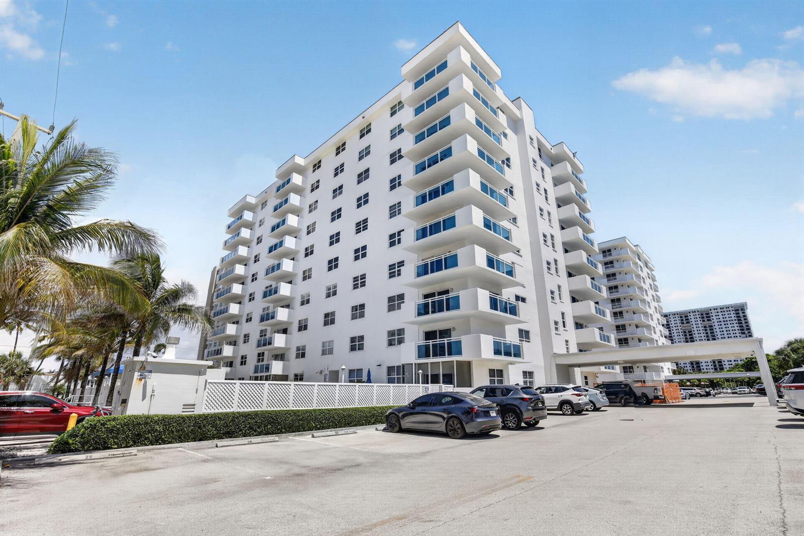1701 S OCEAN Drive # 902, Hollywood FL 33019