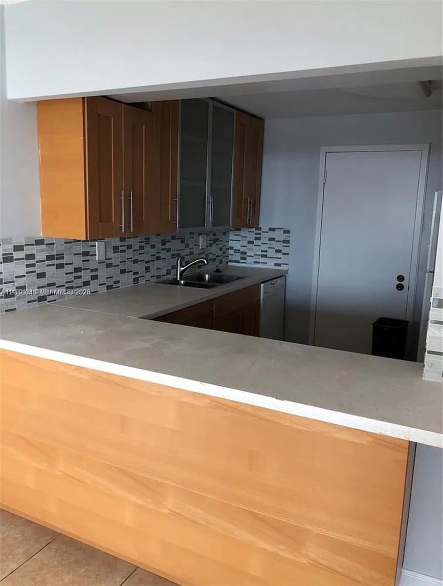 600 Three Islands Blvd # 807, Hallandale Beach FL 33009 photo 4