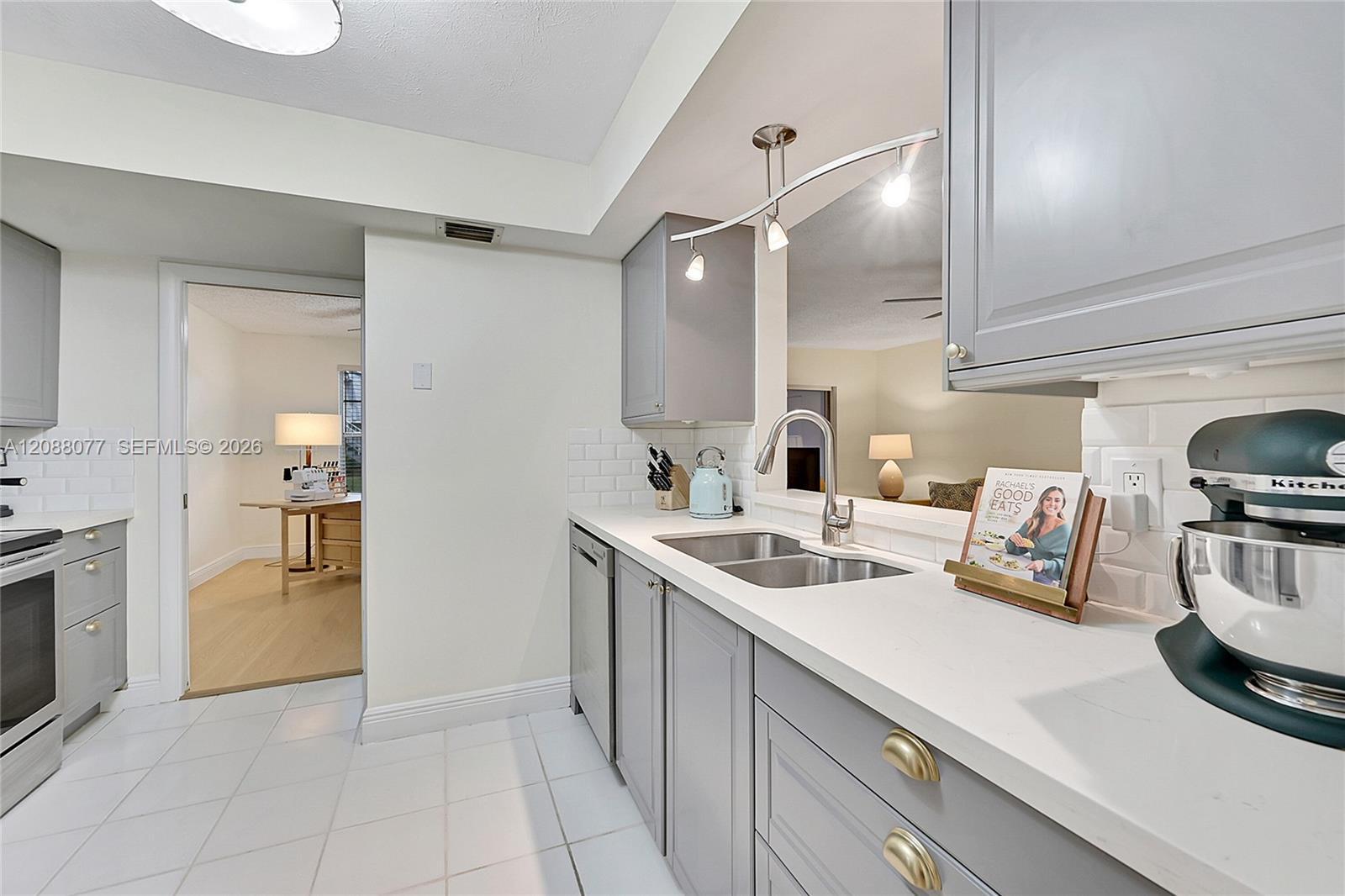 306 NW 69th Ave # 162, Plantation FL 33317 photo 3