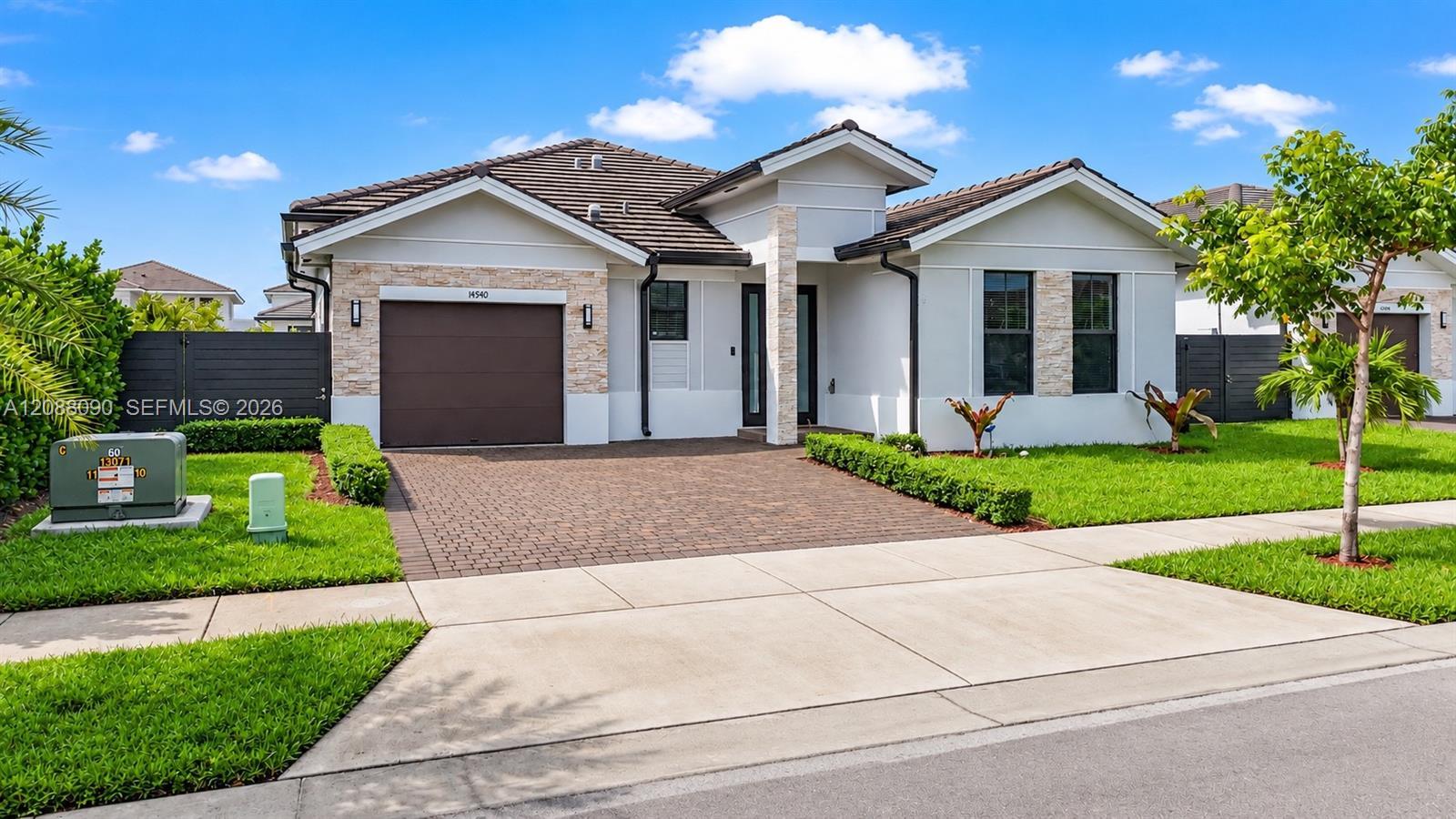 14540 SW 22nd St, Miami FL 33175 photo 2