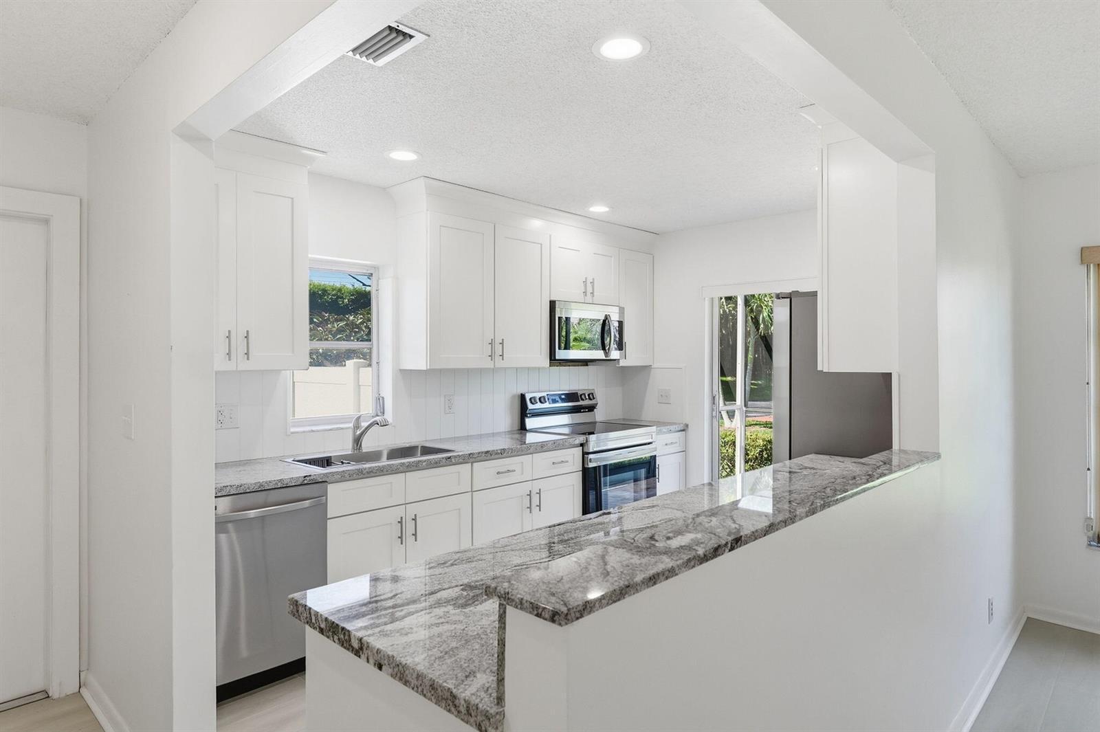 8861 Echo Lane, Boca Raton FL 33496 photo 4