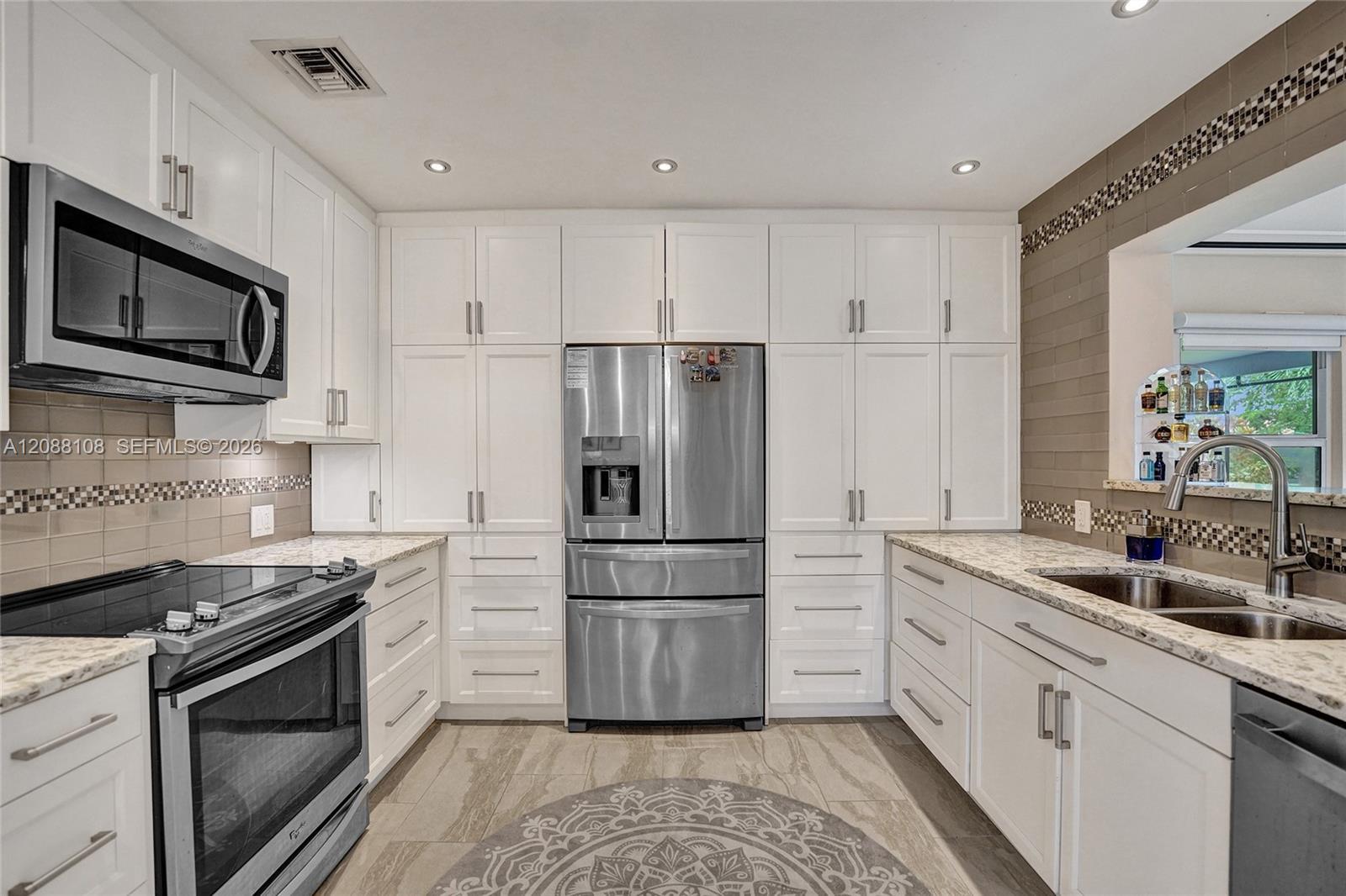 418 NW 20th St, Wilton Manors FL 33311 photo 2