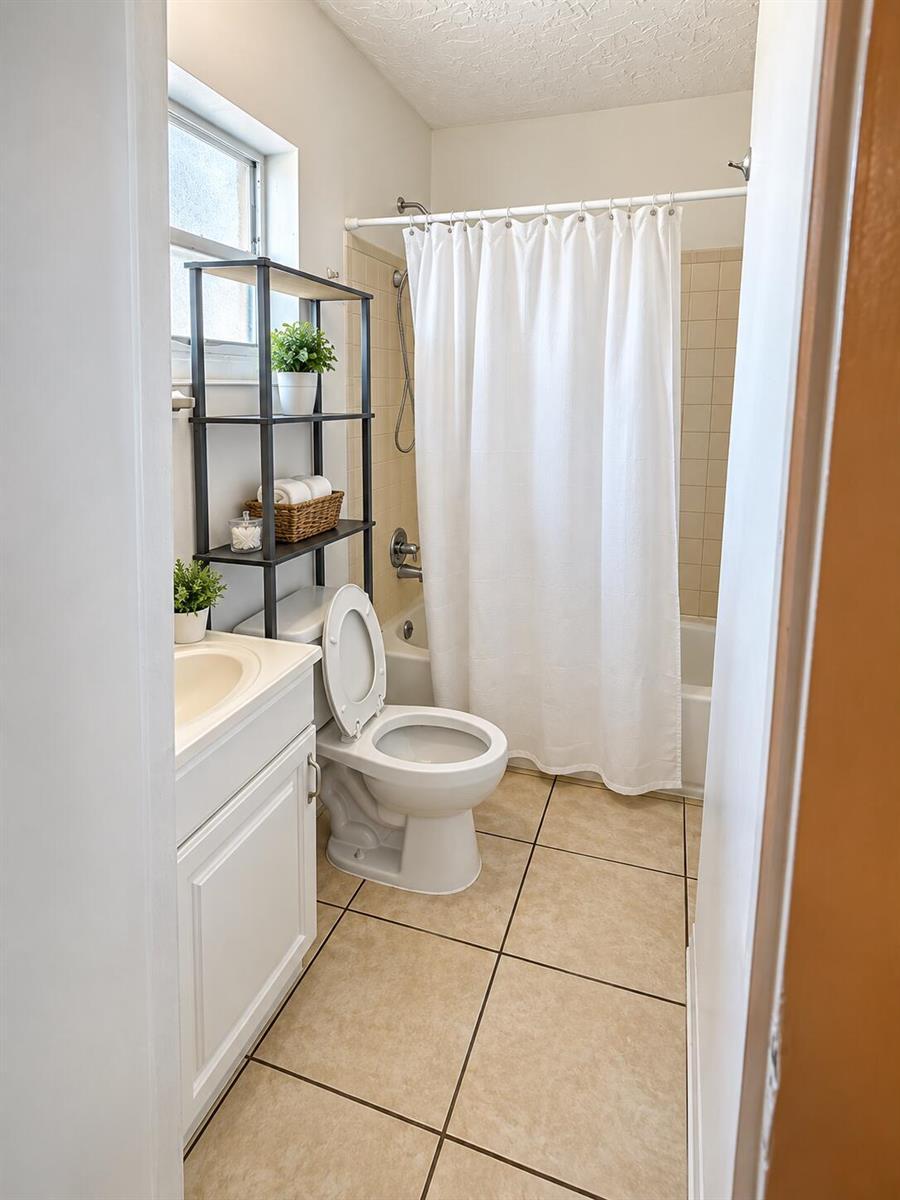 724 W 3RD Street, Riviera Beach FL 33404 photo 4