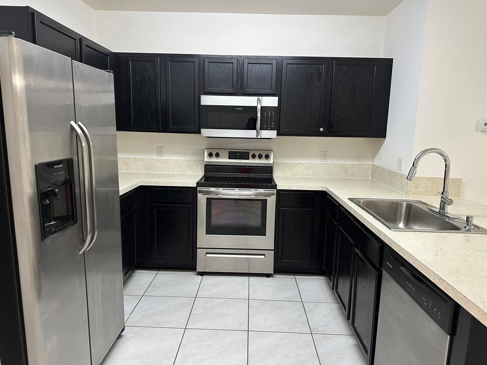 3779 WHITNEY PARK Lane, FL 33463 photo 3