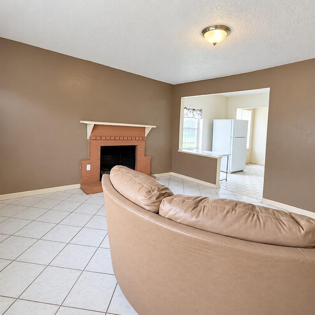 915 RUTLAND Street, Opa-Locka FL 33054 photo 2