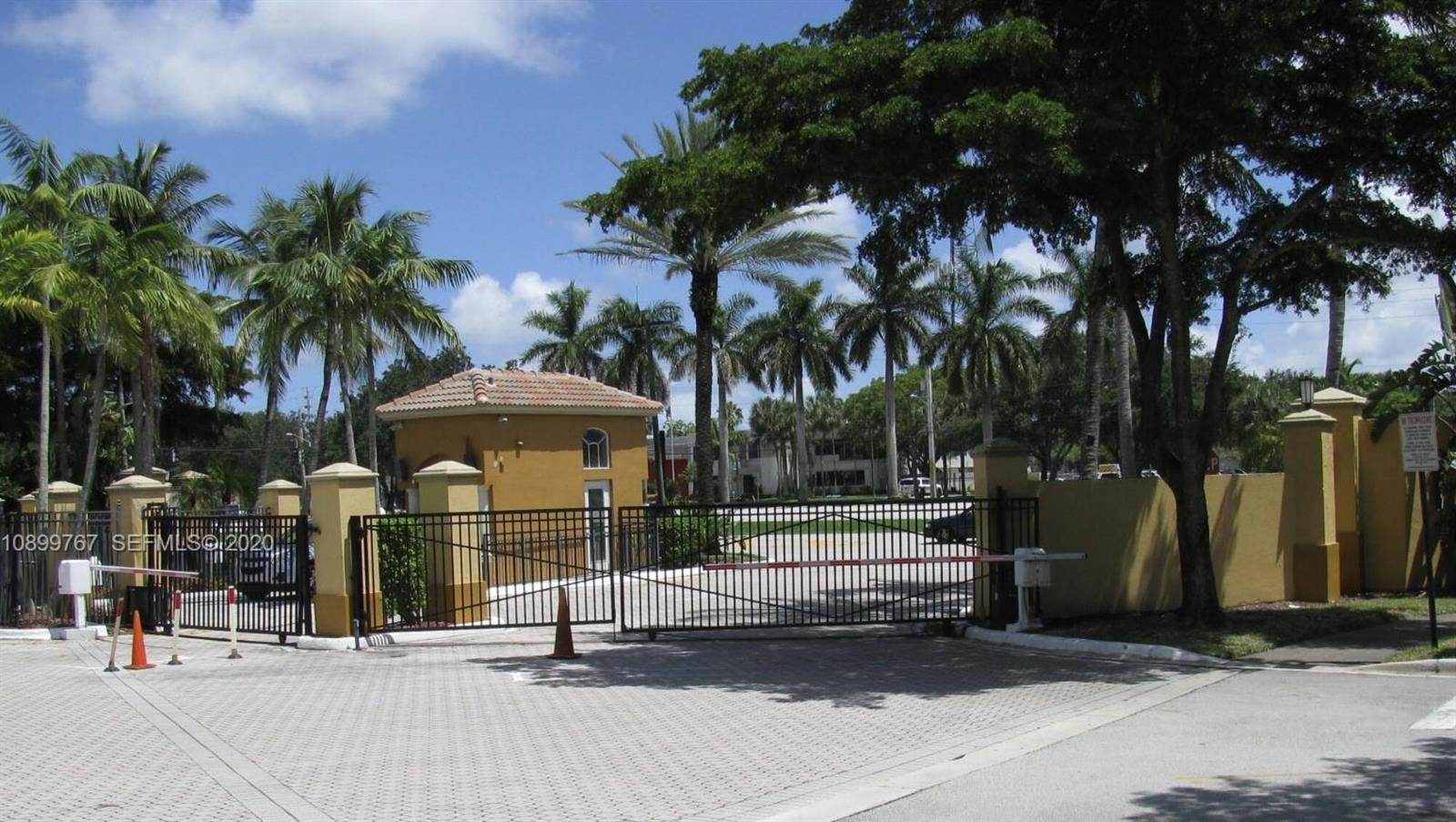 155 NW 96TH Terrace apt 302, Pembroke Pines FL 33024 photo 3