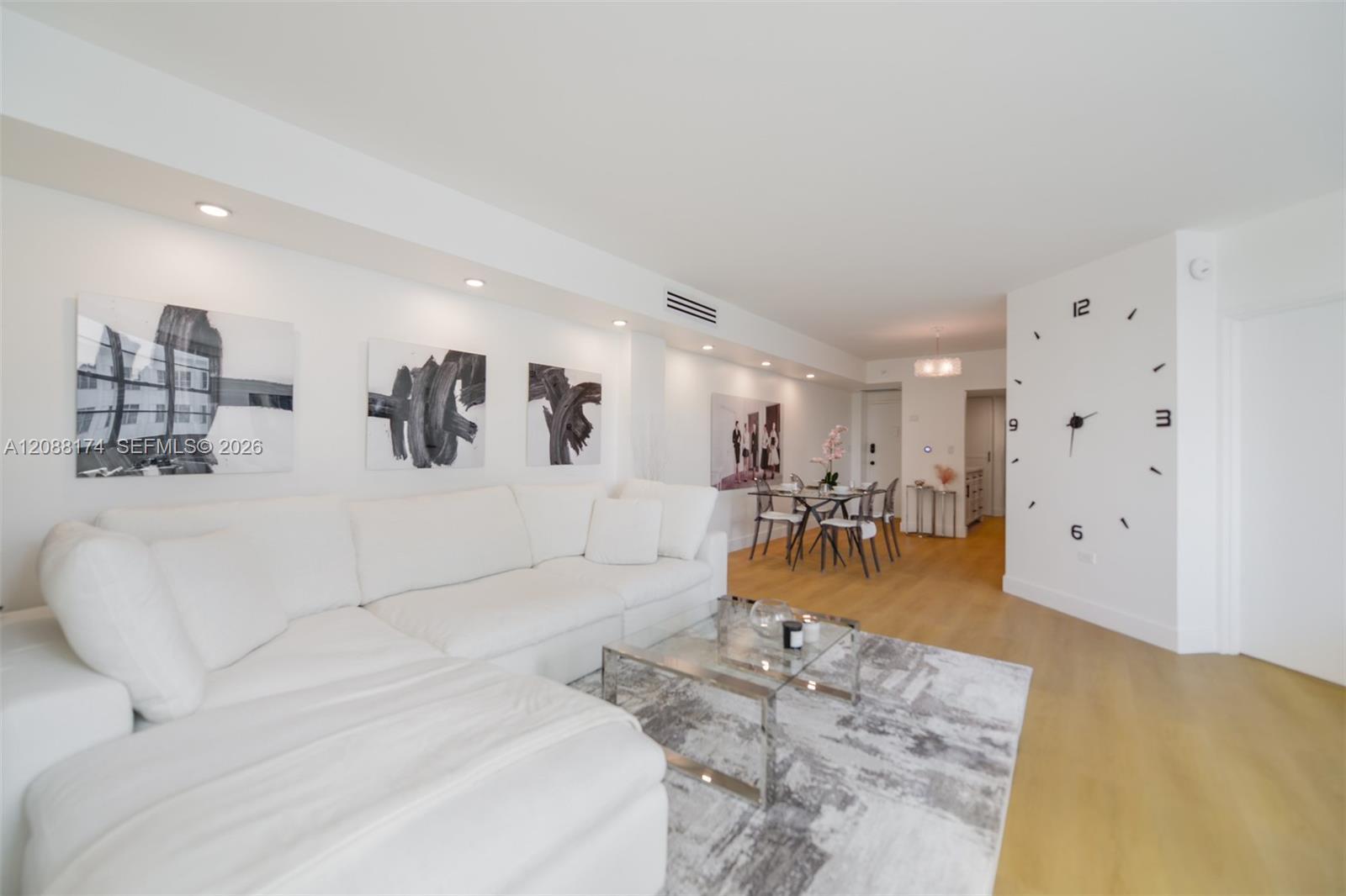 801 Brickell Bay Dr # 1962, Miami FL 33131 photo 5