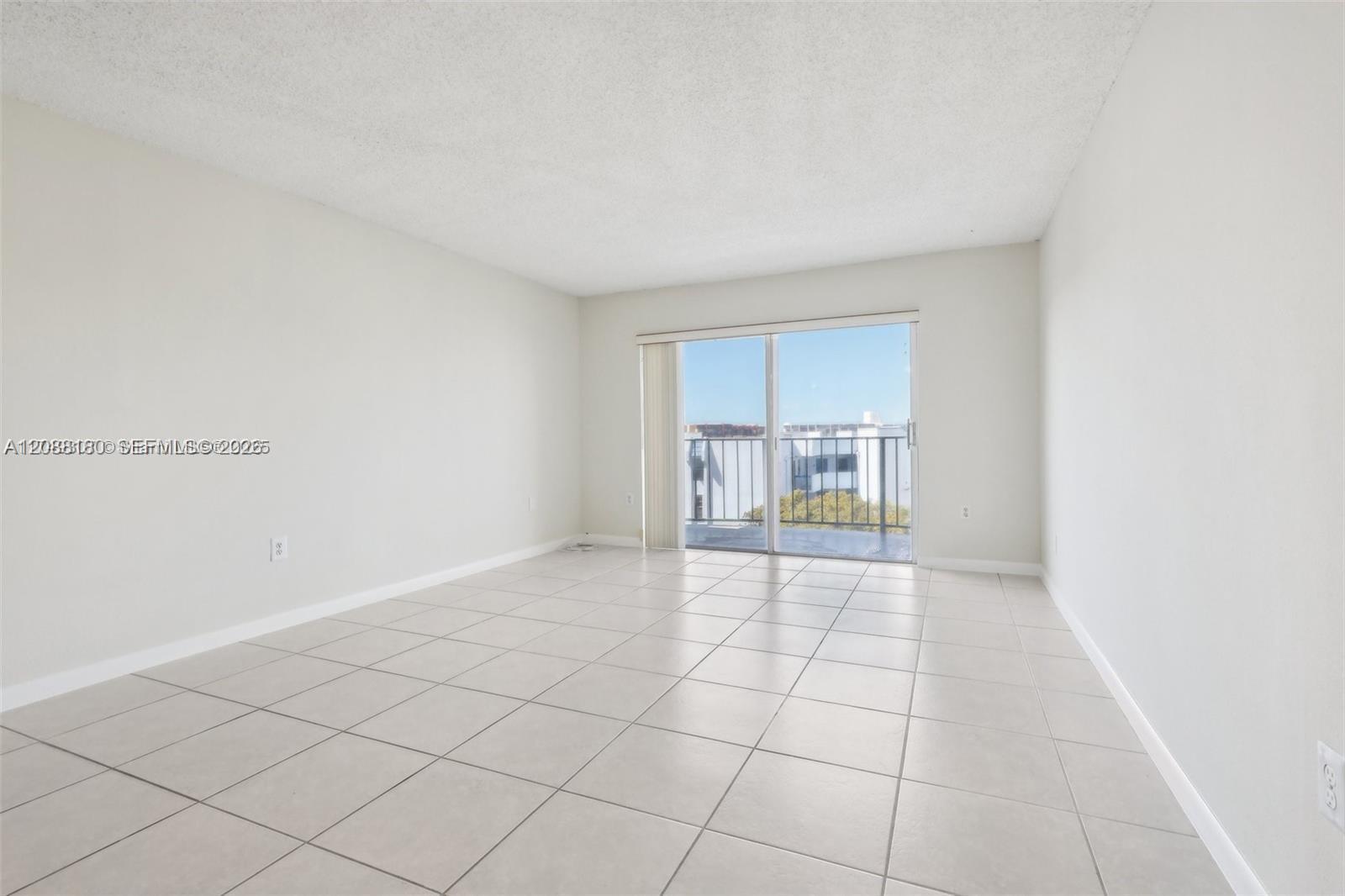 9360 Fontainebleau Blvd # 612, Miami FL 33172 photo 5