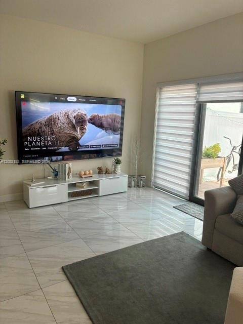 3337 W 105th Ter, Hialeah FL 33018 photo 3