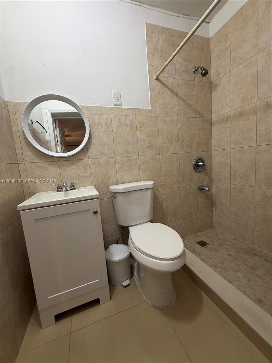 423 E 17th St # 3, Hialeah FL 33010 photo 4