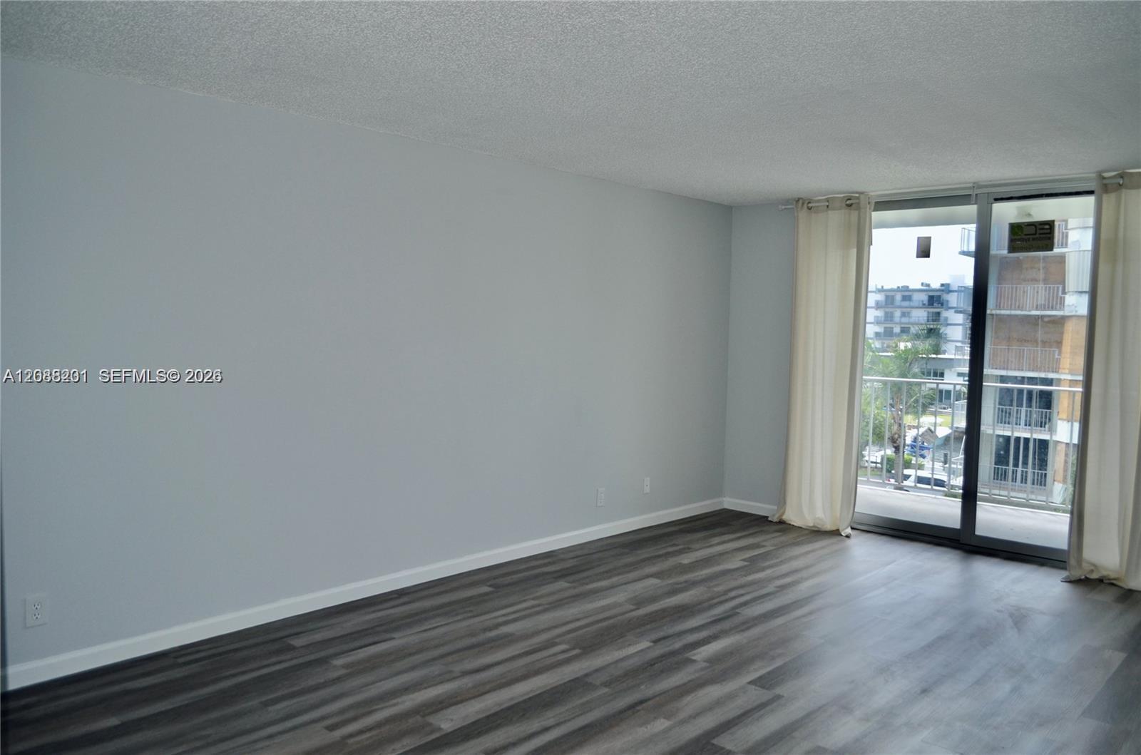 16570 NE 26th Ave # 4D, North Miami Beach FL 33160 photo 4