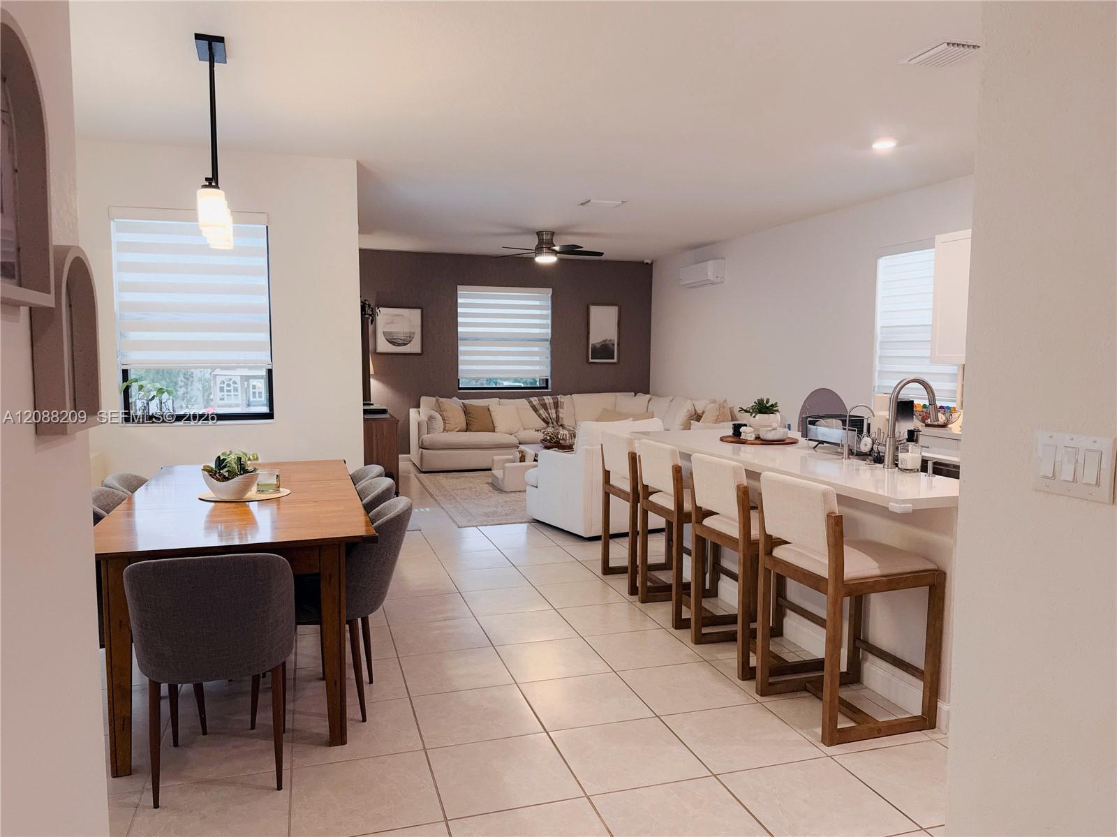 11014 W 35th Ln, Hialeah FL 33018 photo 4