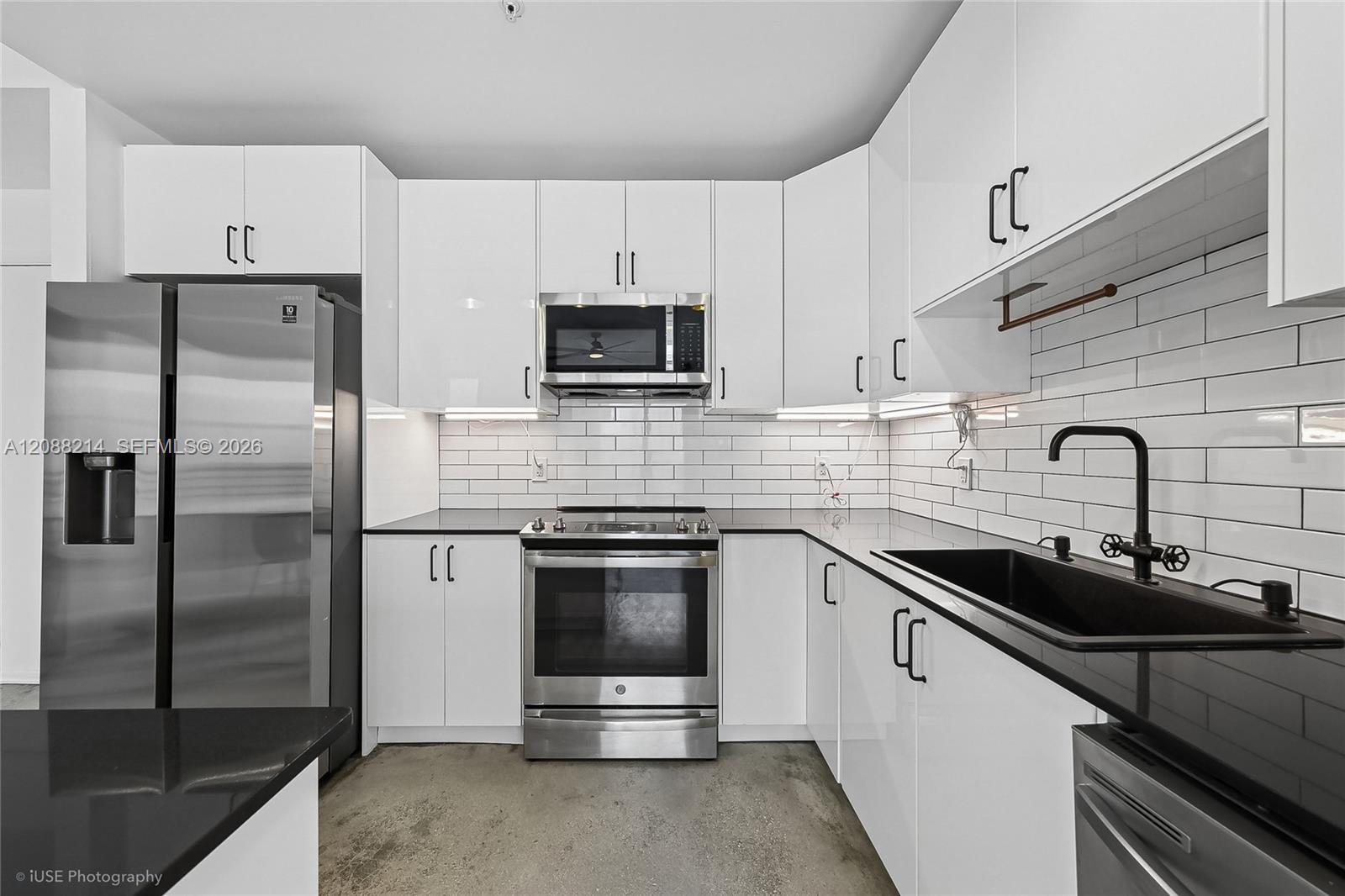 133 NE 2nd Ave # 1606, Miami FL 33132 photo 2