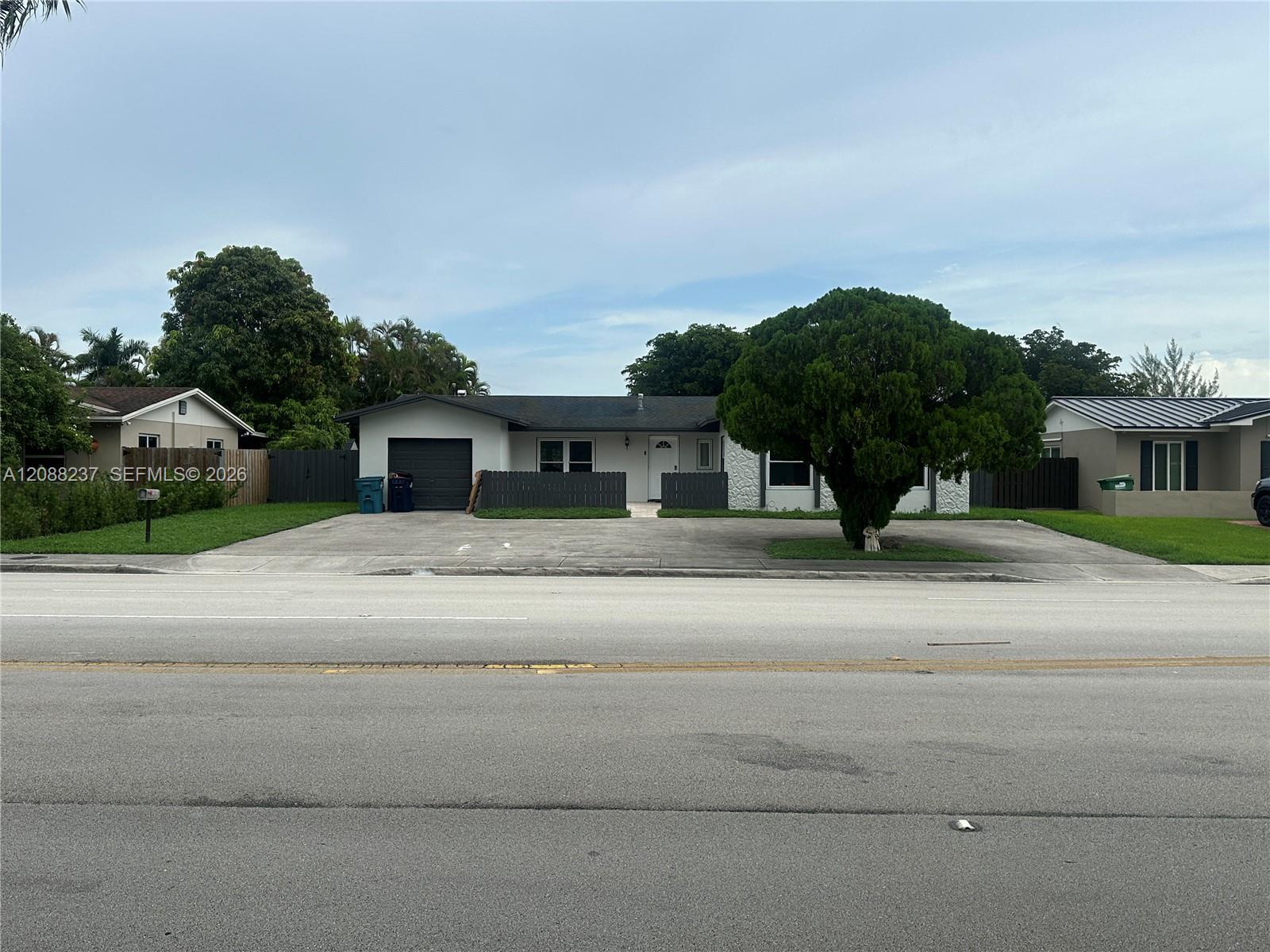 11611 SW 122nd Ave, Miami FL 33186 photo 2