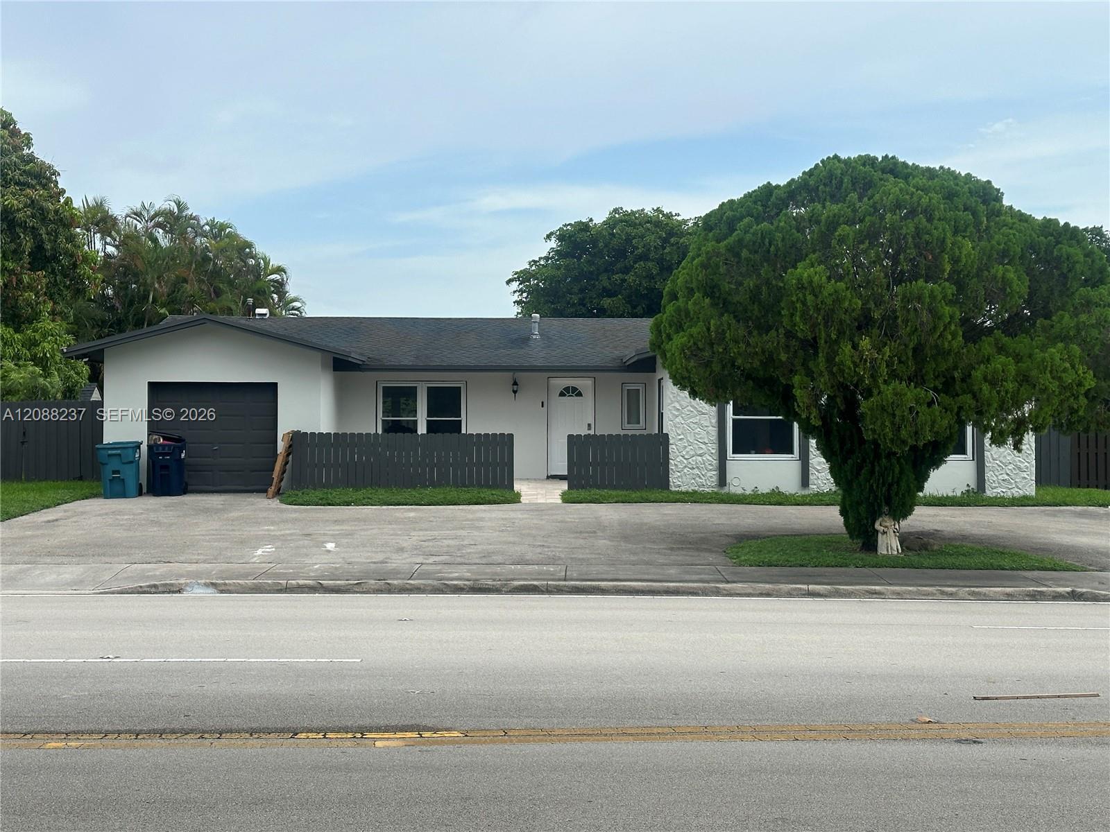 11611 SW 122nd Ave, Miami FL 33186