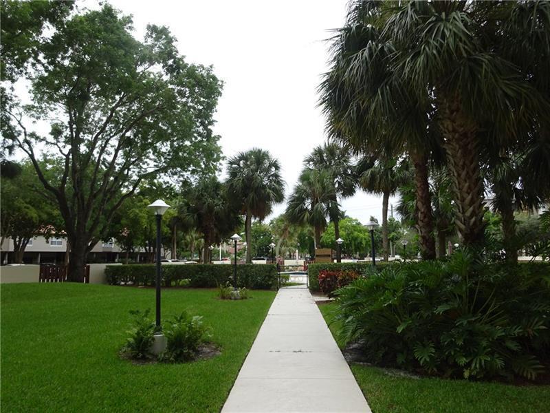 10777 W SAMPLE Road # 619, Coral Springs FL 33065 photo 4