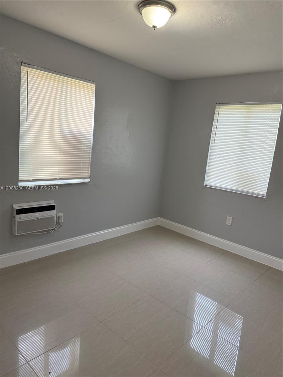 172 NW 12th St # 1, Miami FL 33136 photo 5