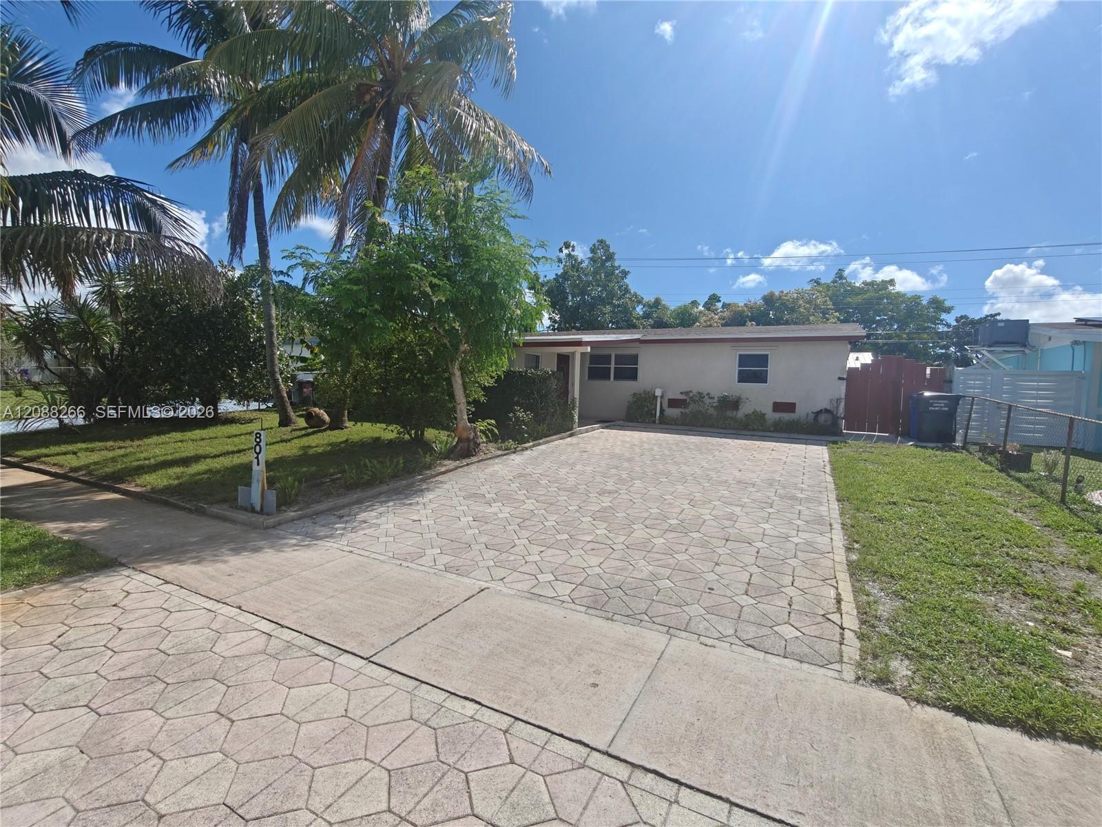 801 N 70th Ave, Hollywood FL 33024 photo 2