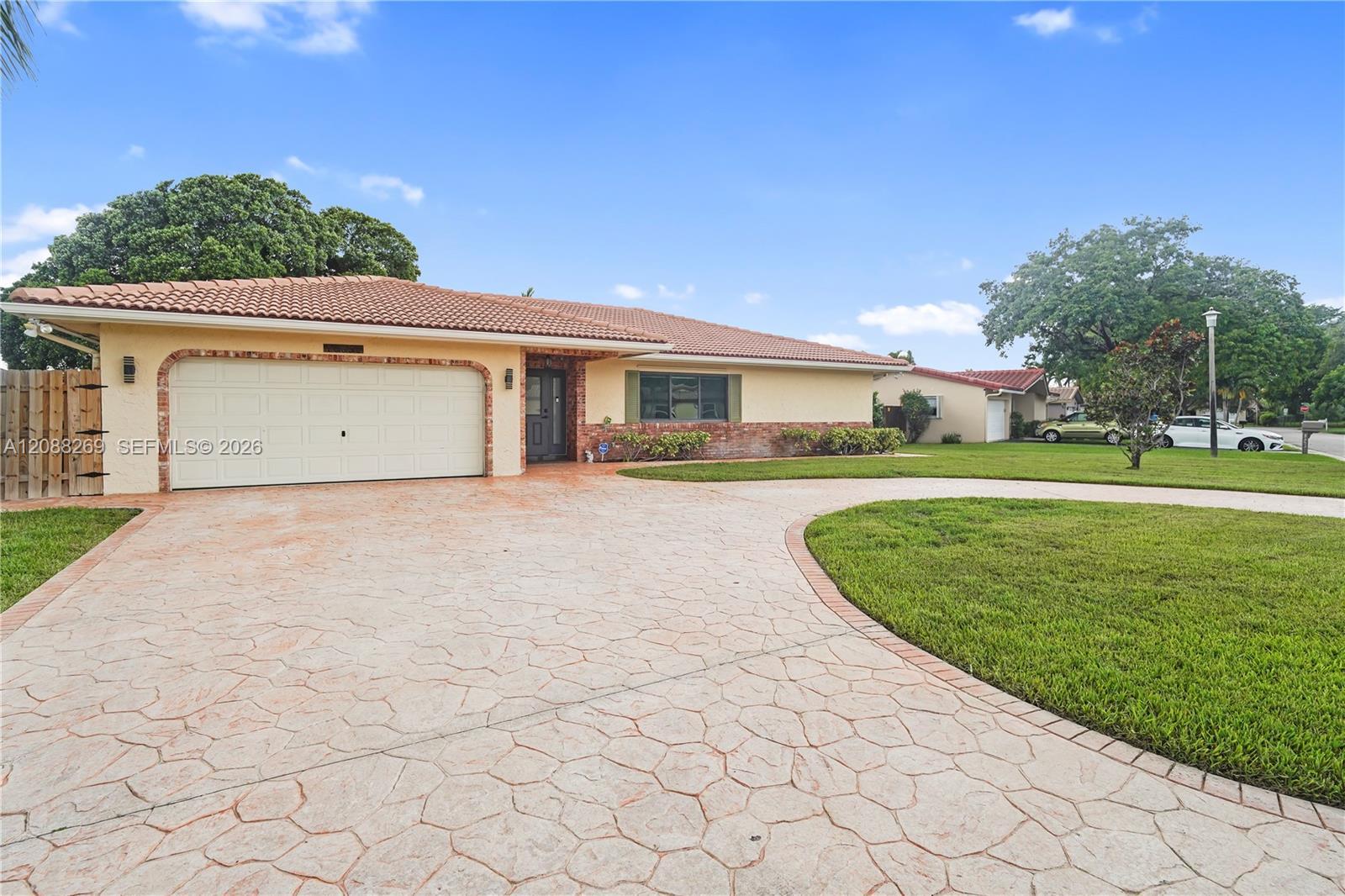 10650 NW 42nd Dr, Coral Springs FL 33065 photo 2