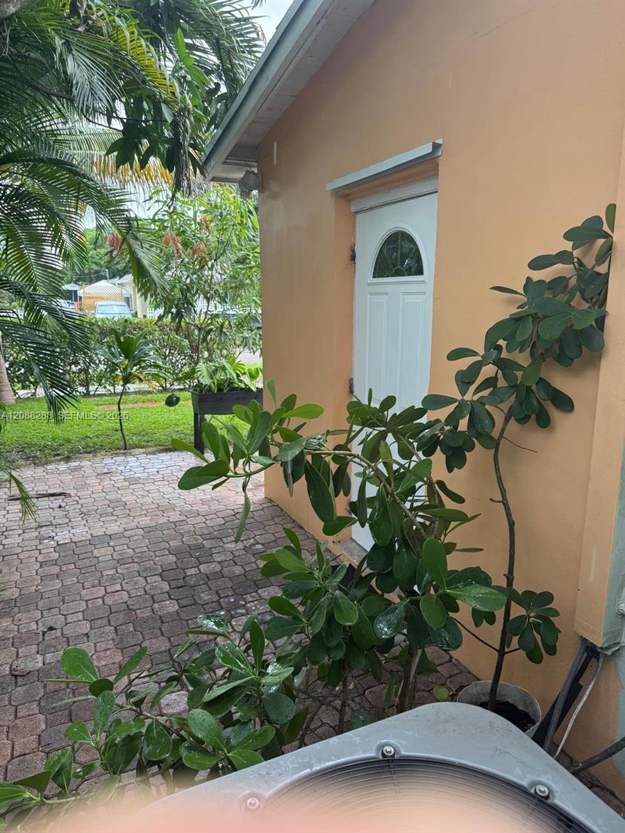 1281 NE 210th Ter # B, Miami FL 33179
