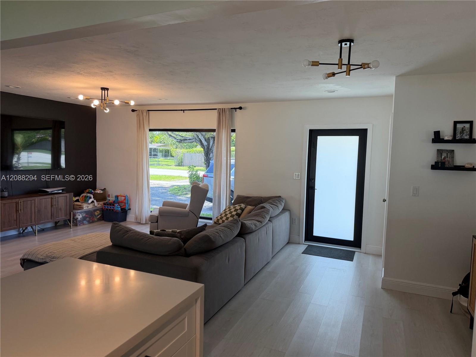 18101 SW 92nd Ave, Palmetto Bay FL 33157 photo 2