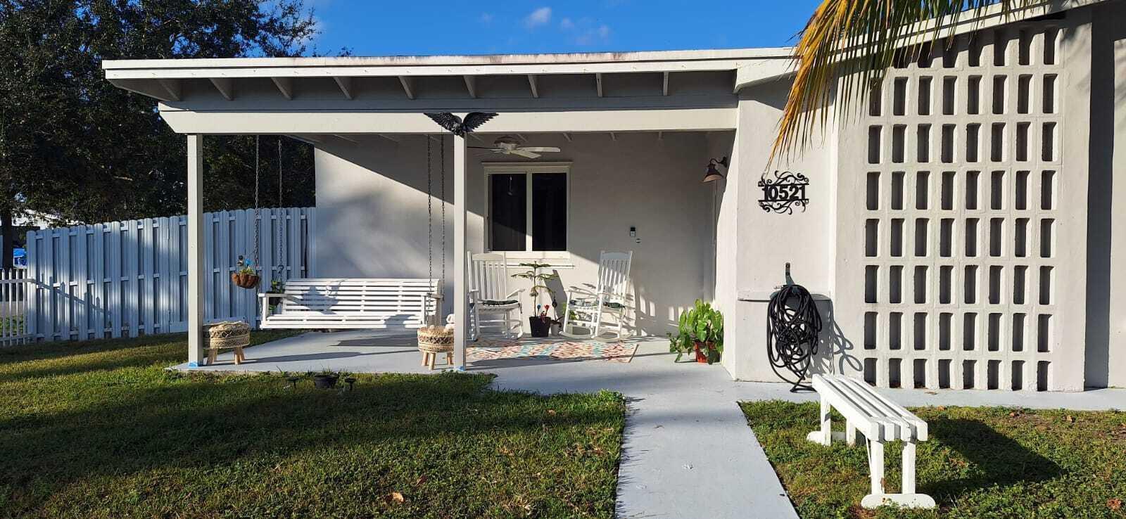 10521 SW 201st Terrace, Cutler Bay FL 33189