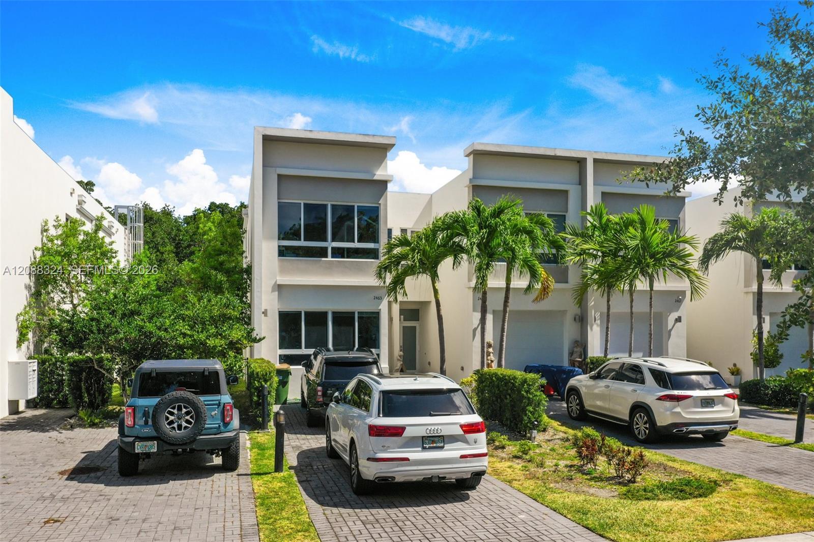North Miami, FL 33181 photo 2