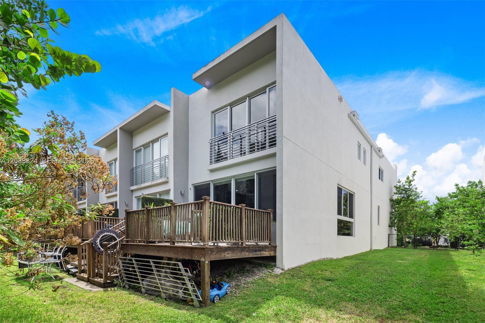 North Miami, FL 33181 photo 3