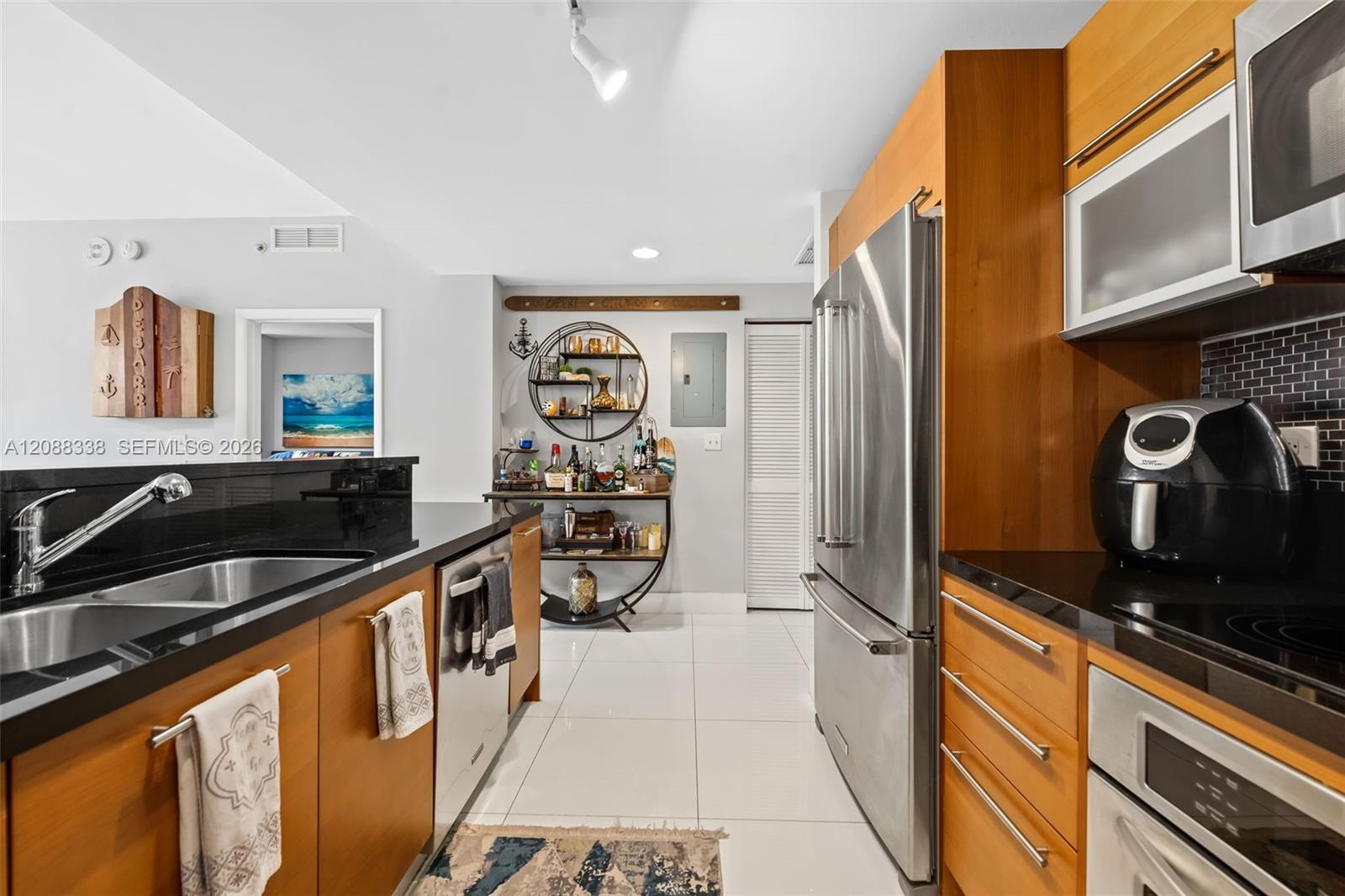 253 NE 2nd St # 2501, Miami FL 33132 photo 3