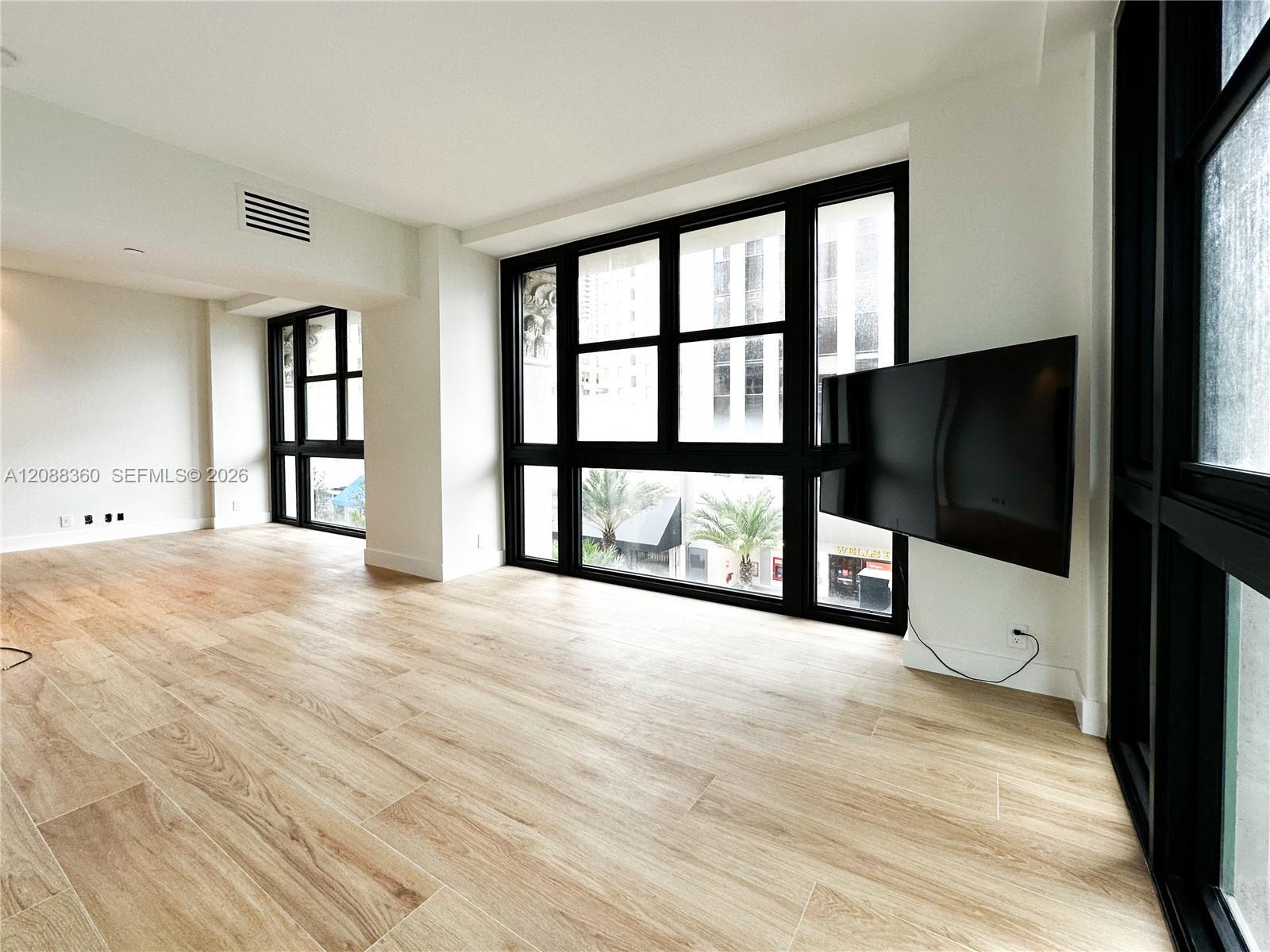 111 E Flagler St # 304, Miami FL 33131 photo 3