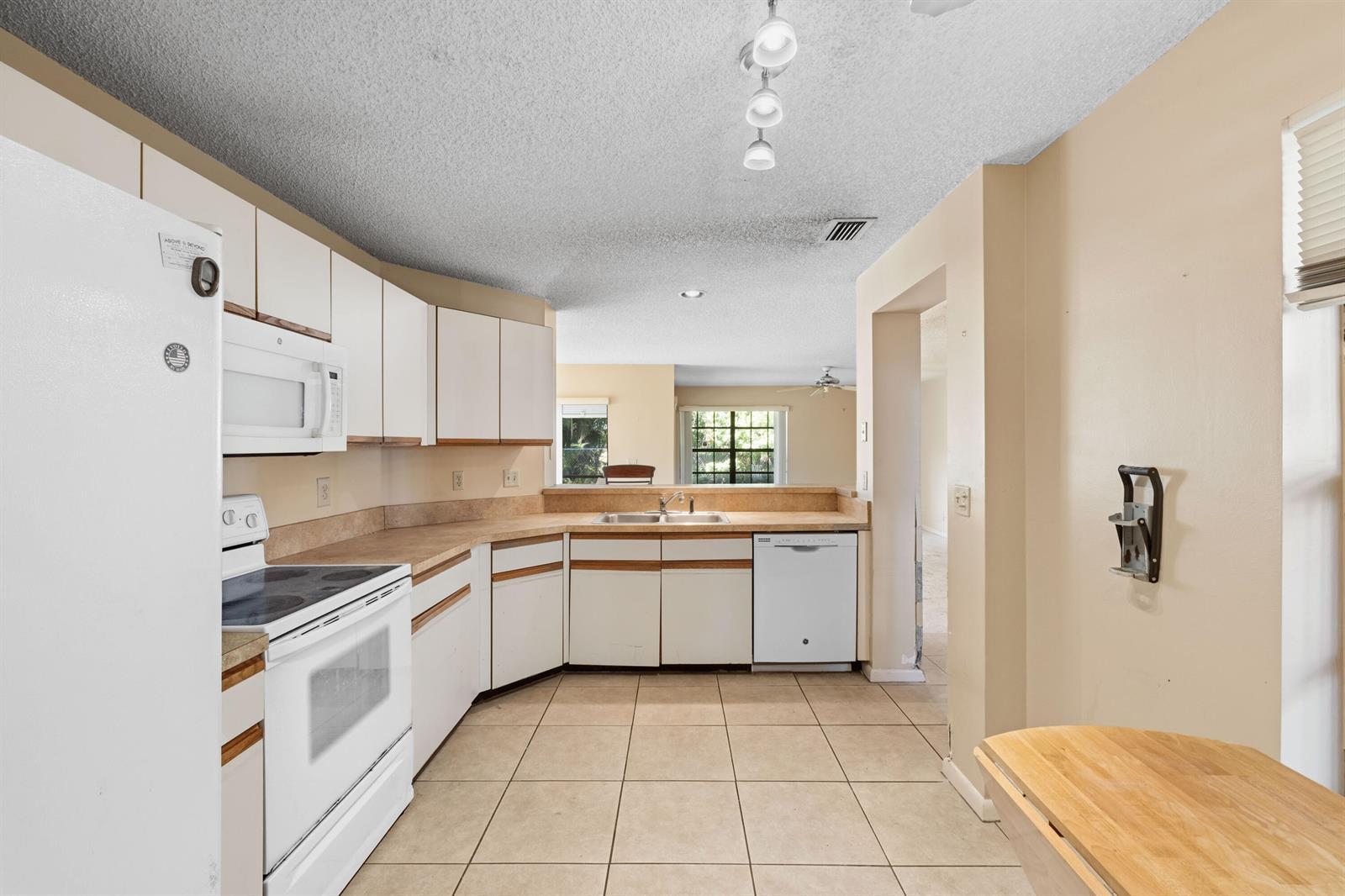 3237 Perimeter Drive # 2512, FL 33467 photo 3